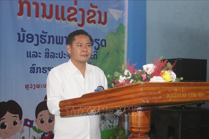 Giám đốc Sở Giáo dục và Thể thao tỉnh Luang Prabang Soulidet Keobualaphet phát biểu tại sự kiện. Ảnh: Xuân Tú - PV TTXVN tại Lào