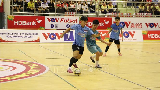 Cầu thủ thi đấu trận chung kết. Ảnh: Hồng Thái - TTXVN