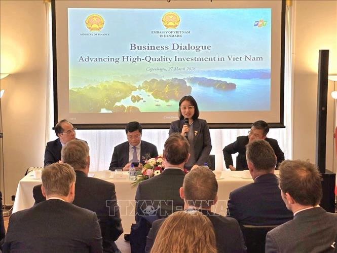 Đại sứ Nguyễn Lê Thanh phát biểu khai mạc. Ảnh: TTXVN phát