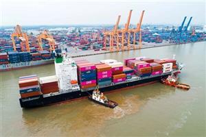 Không tự ý tăng giá cước, phụ thu bất hợp lý trước biến động giá nhiên liệu