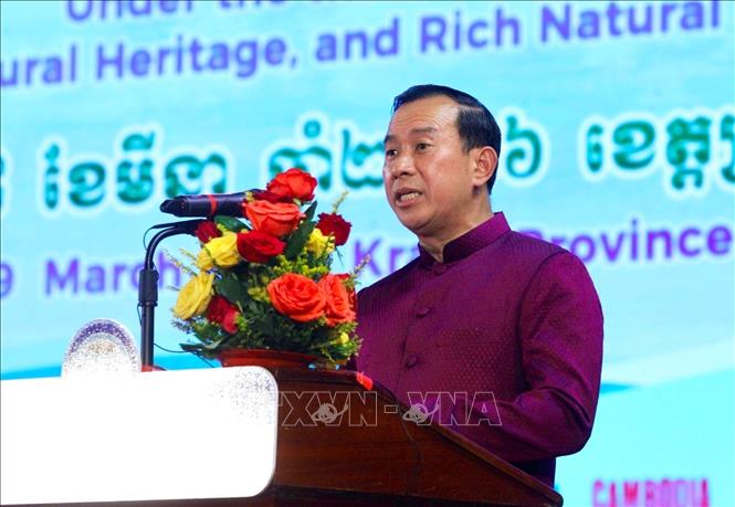 Ông Huot Hak, Bộ trưởng Du lịch Campuchia phát biểu tại lễ khai mạc Lễ hội Sông nước lần thứ 10, tối 28/3/2029. Ảnh: Quang Anh – PV TTXVN tại Campuchia.