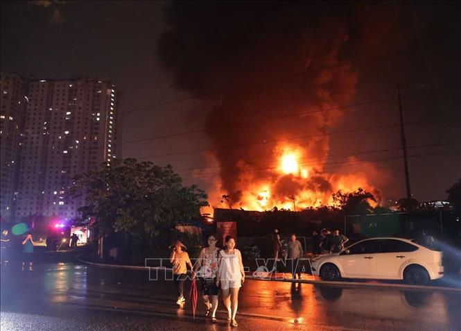 Hiện trường đám cháy. Ảnh: Phạm Tuấn Anh - TTXVN