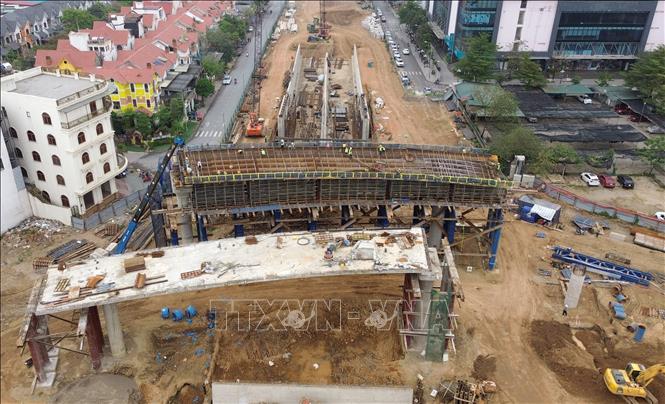 Dự án nút giao Vành đai 3,5 - Đại lộ Thăng Long được TP  Hà Nội khởi công vào tháng 4/2025. Công trình do BQL dự án đầu tư xây dựng công trình dân dụng Hà Nội làm chủ đầu tư, với tổng mức đầu tư hơn 2.380 tỷ đồng. Ảnh: Quốc Khánh - TTXVN