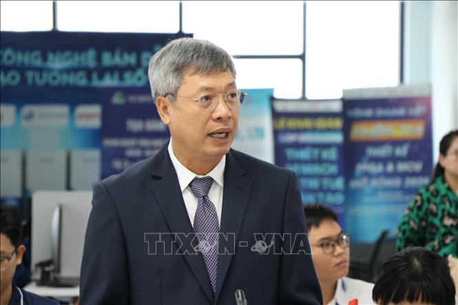 Phó Chủ tịch UBND thành phố Đà Nẵng Hồ Quang Bửu phát biểu tại buổi gặp gỡ với chính quyền và doanh nghiệp thành phố Chemnitz (Cộng hòa Liên bang Đức). Ảnh: Khoa Chương - TTXVN