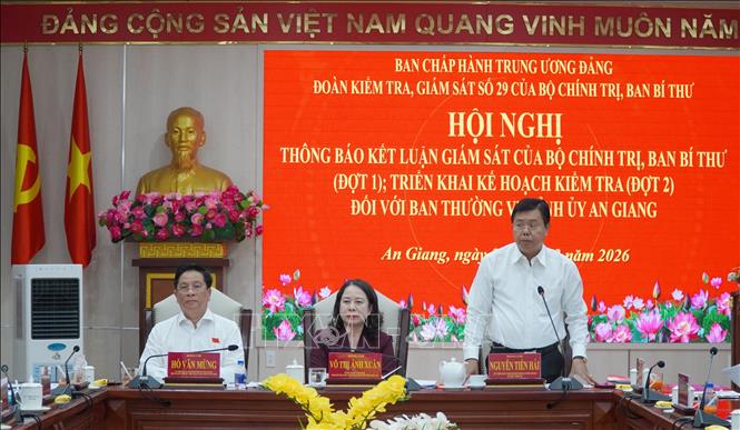 Ủy viên BCH Trung ương Đảng, Bí thư Tỉnh ủy An Giang Nguyễn Tiến Hải phát biểu. Ảnh: Văn Sĩ - TTXVN                                    