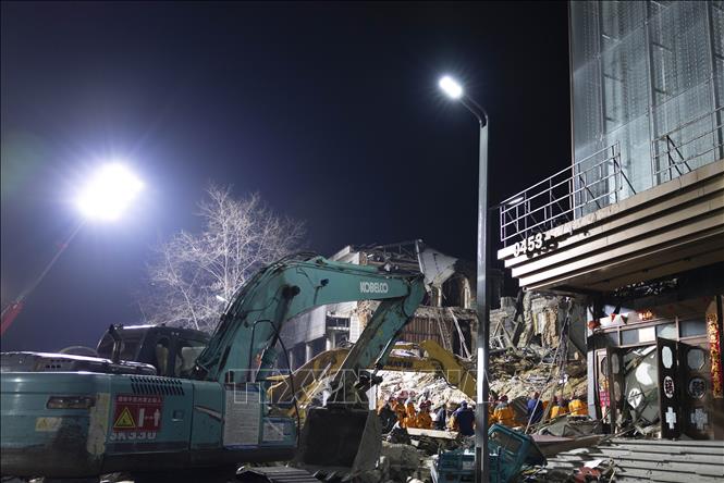 Hiện trường vụ sập nhà ở tỉnh Hắc Long Giang, Trung Quốc đêm 29/3/2026. Ảnh: THX/TTXVN