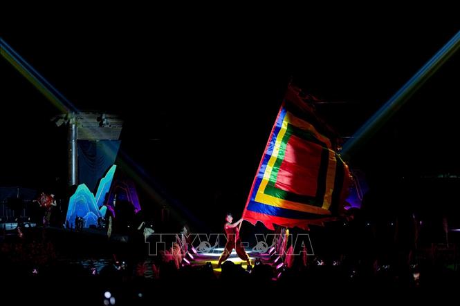 Vở diễn khơi dậy niềm tự hào về truyền thống dựng nước, giữ nước của dân tộc, đồng thời tạo điểm nhấn cho du lịch đêm Ninh Bình. Ảnh: Phạm Tuấn Anh - TTXVN