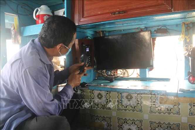 Máy giám sát hành trình trên một tàu đánh bắt xa bờ tại xã Phước Tỉnh, huyện Long Điền. Ảnh: Hoàng Nhị - TTXVN