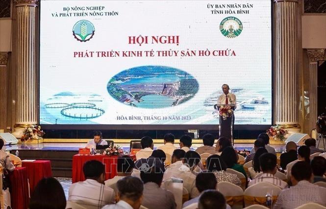 Ngày 27/10/2023, tại tỉnh Hòa Bình, Bộ Nông nghiệp và Phát triển nông thôn phối hợp với UBND tỉnh Hòa Bình tổ chức Hội nghị thủy sản toàn quốc với chủ đề “Phát triển kinh tế Thủy sản hồ chứa”. Ảnh: Trọng Đạt - TTXVN