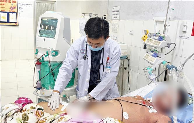 Trung tâm Y tế Phú Quốc cứu sống bệnh nhân sau khi triển khai kỹ thuật lọc máu liên tục. Ảnh: TTXVN phát