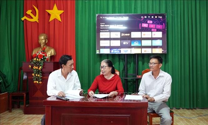 Hội trường Thôn 3 Lộc Ngãi được trang bị hiện đại với thiết bị thông minh phục vụ các buổi họp thôn. Ảnh: Chu Quốc Hùng - TTXVN