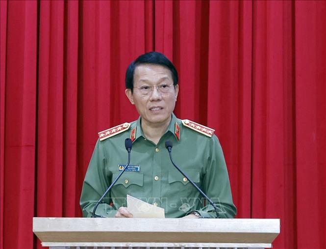 Đại tướng Lương Tam Quang, Ủy viên Bộ Chính trị, Bí thư Đảng uỷ Công an Trung ương, Bộ trưởng Bộ Công an phát biểu khai mạc Hội nghị. Ảnh: Thống Nhất – TTXVN