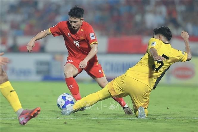 Đội tuyển Malaysia tuy rất nỗ lực nhưng vẫn không thể ngăn cản được 