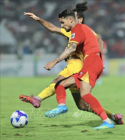 Hoàng Hên (9) thi đấu rất xuất sắc nhưng thiếu chút 