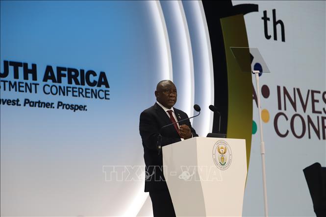 Tổng thống Nam Phi Cyril Ramaphosa phát biểu khai mạc Hội nghị Đầu tư Nam Phi 2026. Ảnh: Hồng Minh - p/v TTXVN tại Nam Phi