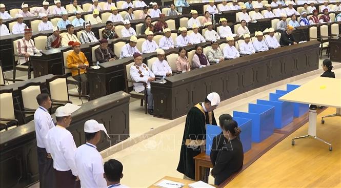 Ông U Aung Lin Dwe, Chủ tịch Thượng viện Myanmar bỏ phiếu bầu Phó Tổng thống tại Nay Pyi Taw, ngày 31/3/2026. Ảnh: THX/TTXVN