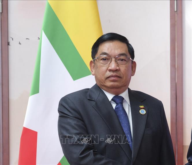 Ông U Nyo Saw, trong chuyến thăm Trung Quốc khi đang là Thủ tướng Myanmar, ngày 16/9/2025. Ảnh: Xinhua/TTXVN