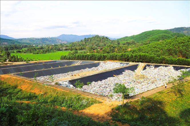 Dự án bãi xử lý rác thải Quế Phong được khởi công xây dựng từ năm 2013. Đến cuối năm 2023 mới hoàn thành các hạng mục thuộc giai đoạn I. Ảnh: Xuân Tiến - TTXVN 