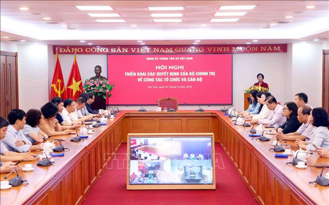 Hội nghị Đảng ủy TTXVN triển khai các Quyết định của Bộ Chính trị về công tác tổ chức và cán bộ. Ảnh: Phạm Kiên - TTXVN