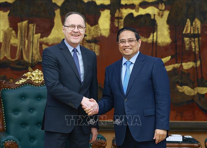 Thủ tướng Phạm Minh Chính tiếp ông Gennady Bezdetko, Đại sứ Liên bang Nga tại Việt Nam. Ảnh: Dương Giang - TTXVN