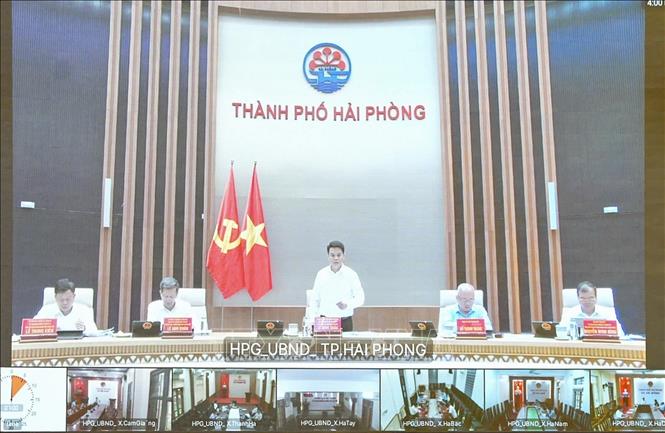 Phiên họp được kết nối trực tuyến tới các điểm cầu xã, phường, đặc khu trên toàn địa bàn. Ảnh: Minh Huệ-TTXVN