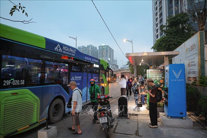 Hanoi is determined to develop a sustainable public transport system and move toward building a greener, more modern urban environment. VNA Photo
