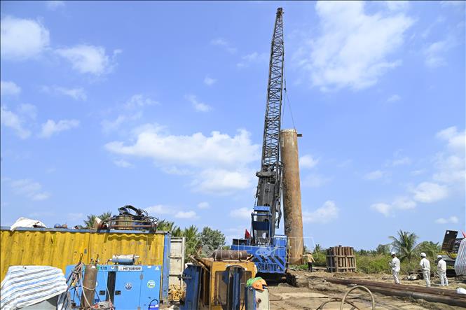 Các hạng mục đang được triển khai đảm bảo tiến độ, chất lượng. Ảnh: Văn Đông / TTXVN phát.