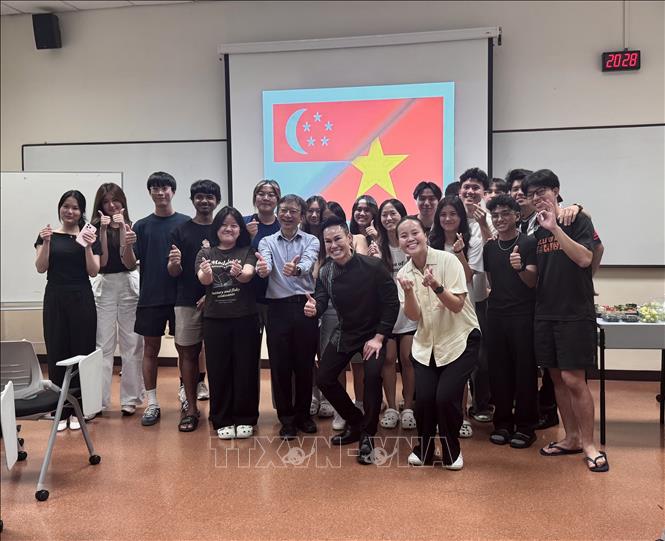 Tiết học khép lại với lời chào Hello Việt Nam. Ảnh: Đỗ Vân - PV TTXVN tại Singapore