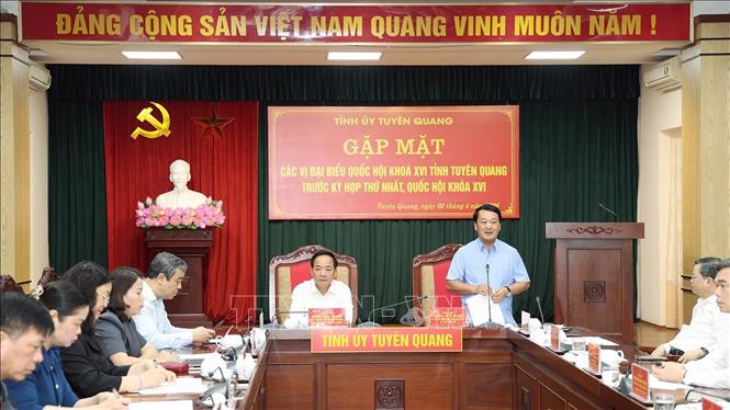 Bí thư Tỉnh ủy Tuyên Quang Hầu A Lềnh phát biểu tại buổi gặp mặt. Ảnh: Hoàng Hải - TTXVN