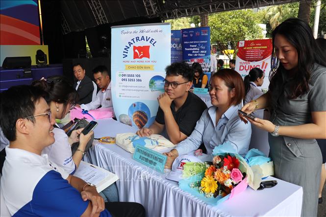 Đông đảo người lao động tham gia Sàn giao dịch việc làm chuyên ngành Du lịch Thành phố năm 2026. Ảnh: Thanh Vũ-TTXVN