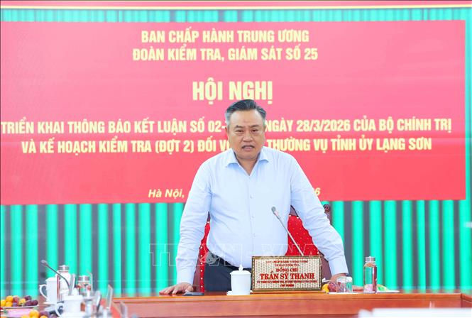 Đồng chí Trần Sỹ Thanh, Ủy viên Bộ Chính trị, Bí thư Trung ương Đảng, Chủ nhiệm Uỷ ban Kiểm tra Trung ương, Trưởng đoàn kiểm tra, giám sát phát biểu chỉ đạo hội nghị. Ảnh: Phương Hoa - TTXVN