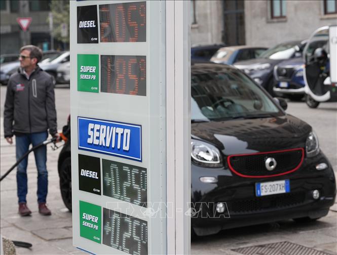 Một trạm xăng ở Milan, Italy ngày 11/3/2026. Ảnh: THX/TTXVN