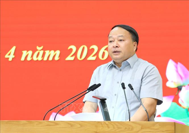 Phó Bí thư Tỉnh ủy, Chủ tịch UBND tỉnh, Chủ tịch Ủy ban bầu cử tỉnh Tuyên Quang Phan Huy Ngọc phát biểu tại Hội nghị. Ảnh: Hoàng Hải - TTXVN