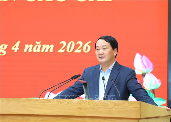 Bí thư Tỉnh ủy, Trưởng Ban Chỉ đạo bầu cử tỉnh Tuyên Quang Hầu A Lềnh phát biểu chỉ đạo Hội nghị. Ảnh: Hoàng Hải - TTXVN