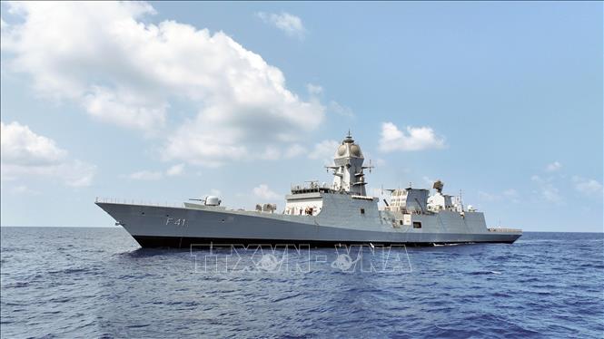 Tàu khu trục tàng hình INS Taragiri tại buổi lễ đưa vào biên chế ở Visakhapatnam, bang Andhra Pradesh, Ấn Độ ngày 3/4/2026. Ảnh: ANI/TTXVN