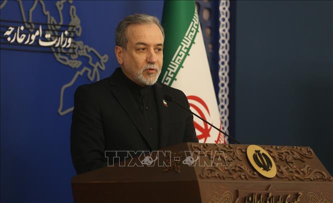 Ngoại trưởng Iran Seyed Abbas Araghchi trong cuộc họp báo tại Tehran, ngày 16/3/2026. Ảnh: THX/TTXVN