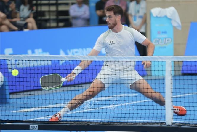 Tay vợt Top 2 thế giới Federico Staksrud thất bại 1-2 trước Trương Vinh Hiển trong trận bán kết nội dung đơn nam chuyên nghiệp tại PPA Asia 1000 - MB Hanoi Cup 2026. Ảnh: Minh Quyết - TTXVN