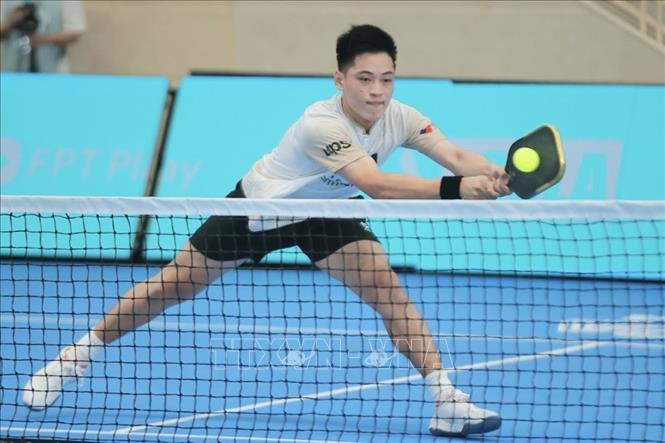 Trương Vinh Hiển có trận đấu xuất sắc khi đánh bại siêu sao Federico Staksrud để giành vé vào chung kết đơn nam chuyên nghiệp. Ảnh: Minh Quyết - TTXVN