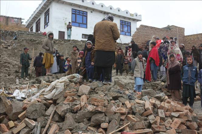 Toà nhà bị sập trong trận động đất tại tỉnh Kabul, Afghanistan ngày 4/4/2026. Ảnh: THX/TTXVN