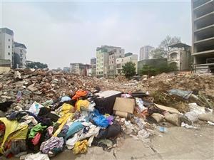 Bãi rác tự phát 'bủa vây' khu dân cư khu vực thi công tuyến Vành đai 2.5