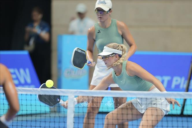 Ở nội dung đôi nữ, cặp Anna Leigh Waters / Anna Bright thể hiện sức mạnh vượt trội, giành ngôi vô địch. Ảnh: Minh Quyết - TTXVN