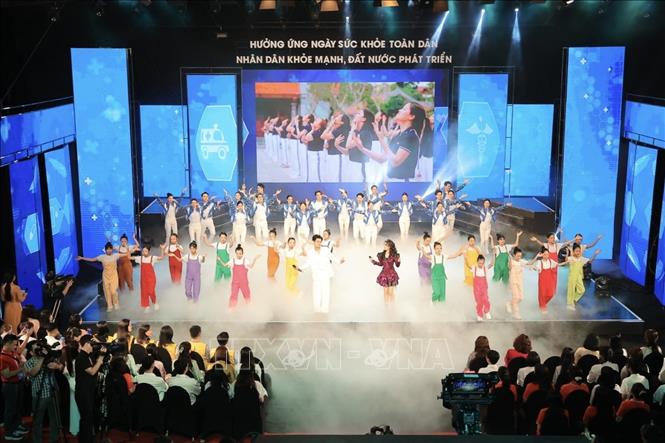Chương trình nghệ thuật “Nhân dân khỏe mạnh – Đất nước phát triển”. Ảnh: Minh Quyết - TTXVN