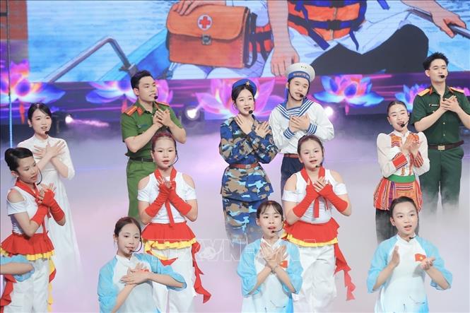 Chương trình nghệ thuật “Nhân dân khỏe mạnh – Đất nước phát triển”. Ảnh: Minh Quyết - TTXVN