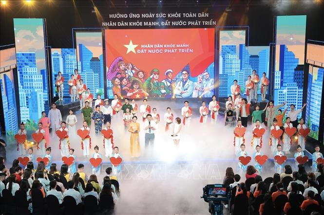Chương trình nghệ thuật “Nhân dân khỏe mạnh – Đất nước phát triển”. Ảnh: Minh Quyết - TTXVN