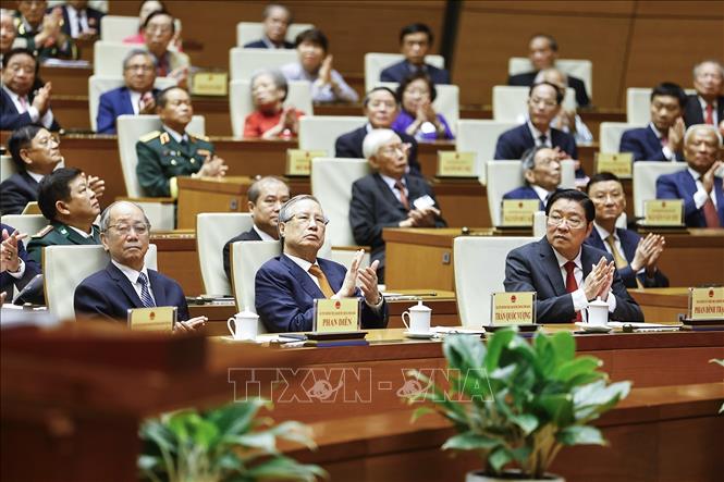 Các đồng chí lãnh đạo, nguyên lãnh đạo Đảng, Nhà nước dự khai mạc Kỳ họp thứ Nhất, Quốc hội khóa XVI. Ảnh: Doãn Tấn - TTXVN