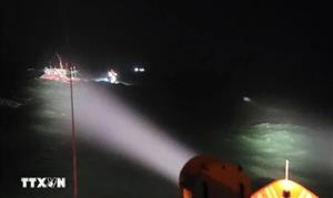 Kịp thời cứu kéo tàu cá Quảng Ngãi cùng 36 ngư dân gặp nạn trên biển