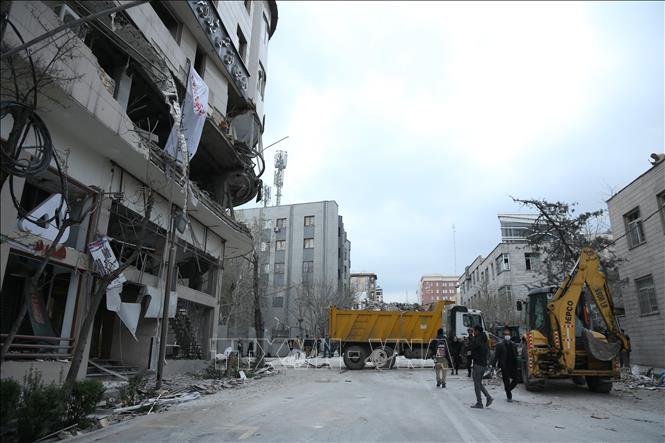 Tòa nhà tại Tehran, Iran bị hư hại sau các cuộc không kích của Mỹ-Israel. Ảnh: THX/TTXVN