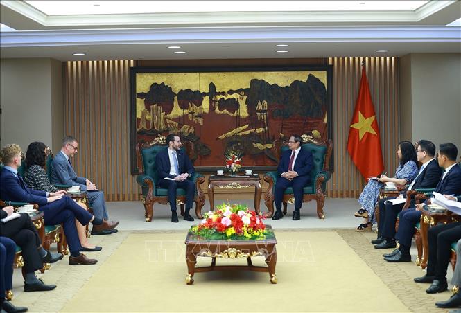 Thủ tướng Phạm Minh Chính tiếp Đại sứ Liên hiệp Vương quốc Anh và Bắc Ireland tại Việt Nam Iain Frew. Ảnh: Dương Giang-TTXVN
