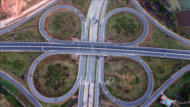 Nút giao Minh Khai, một trong những nút giao hiện đại của hạ tầng giao thông Quảng Ninh. Ảnh: Đức Hiếu - TTXVN