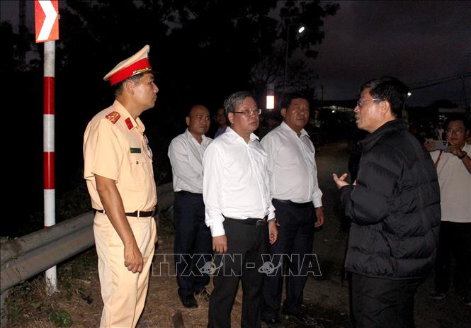 Đoàn công tác của UBND tỉnh Lâm Đồng cũng đã đến kiểm tra sơ bộ hiện trường sự cố.
 Hồng Hiếu- TTXVN